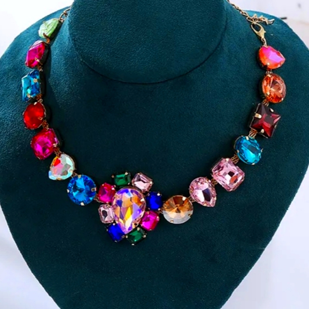 Beautiful Colorful Rhinestone Necklace